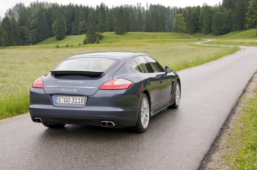  Porsche Panamera 2009 года  (фото 99 из 144)